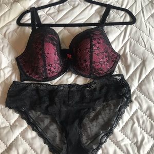 Hot Pink & Black lace 36DD Victoria’s Secret set